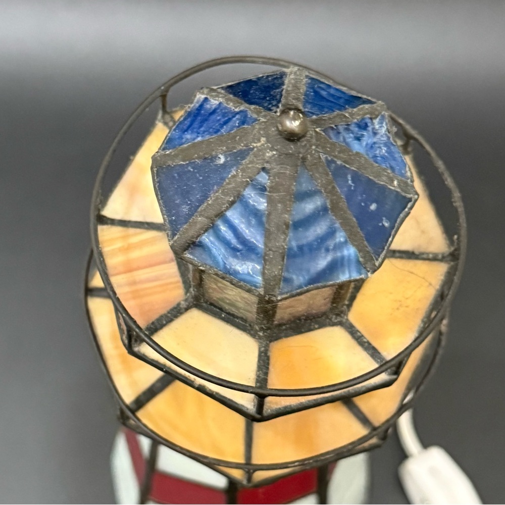 Vintage DALE TIFFANY Stained Glass Lighthouse Lamp 10” Table Desk Lamp - Picture 8 of 17